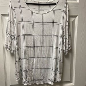 Apt. 9 White Cross Line Pattern Top